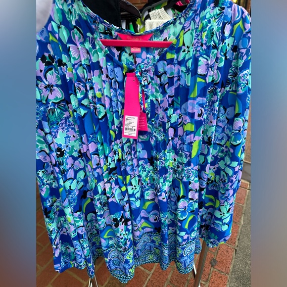 Colorful Lilly Pulitzer blouse - Picture 2 of 4